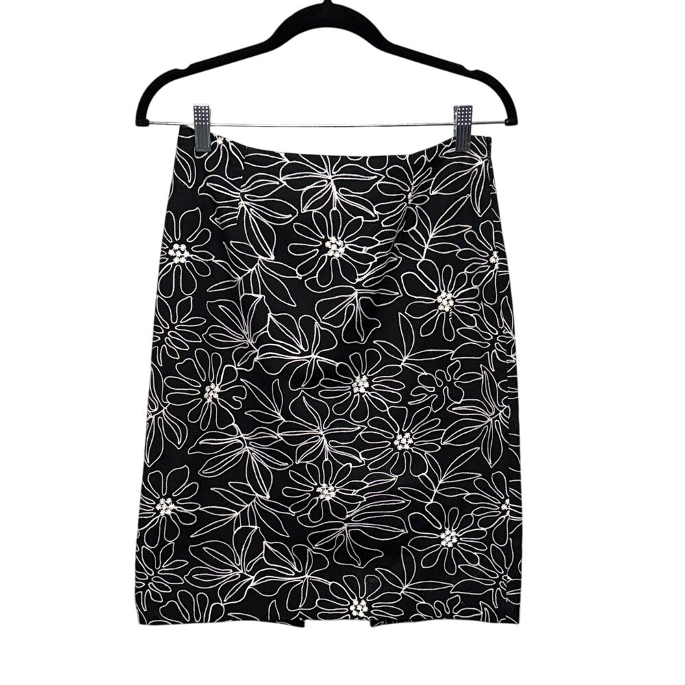 Peck & Peck Weekend Floral Embroidered Cotton Pencil Skirt